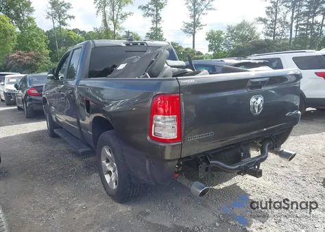 2021 Ram 1500 Big Horn 4X4 6'4 Box z USA, uszkodzony, nr VIN 1C6SRFBT3MN760917